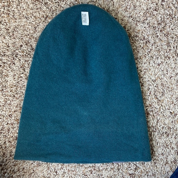 Skida Cashmere Wheellock Knit Beanie - Picture 6 of 6